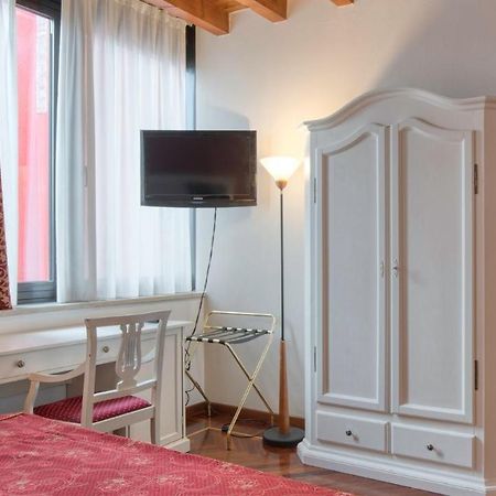 Primotel Brescia Bagian luar foto