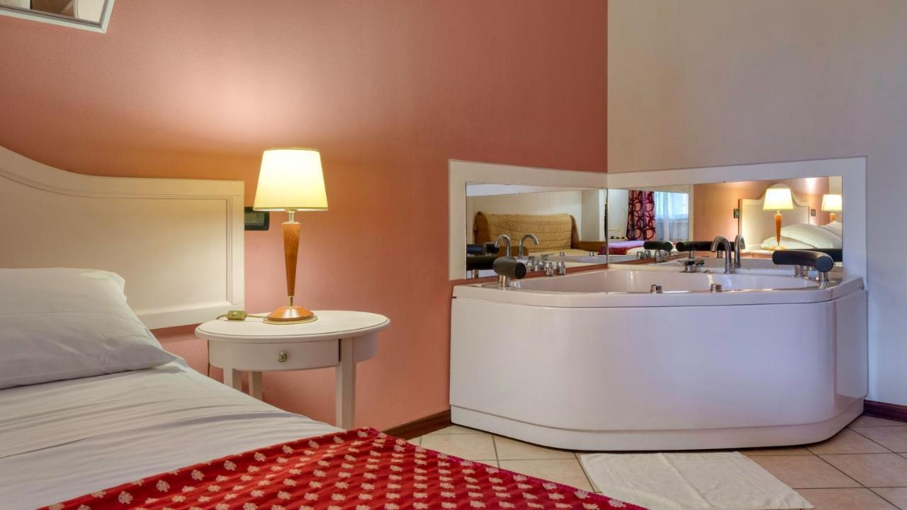 Primotel Brescia Bagian luar foto