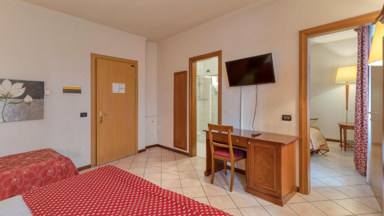 Primotel Brescia Bagian luar foto