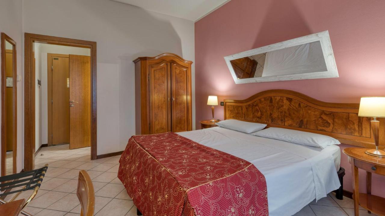 Primotel Brescia Bagian luar foto