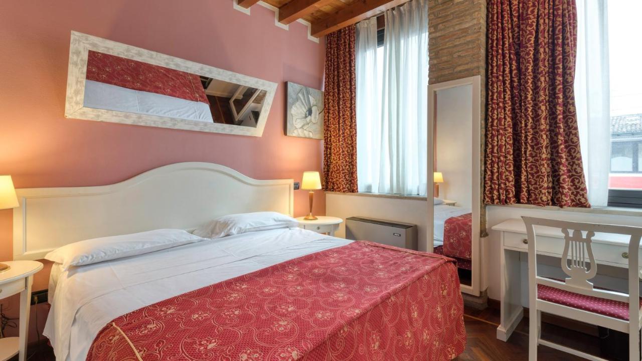 Primotel Brescia Bagian luar foto