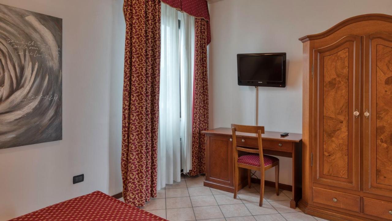 Primotel Brescia Bagian luar foto