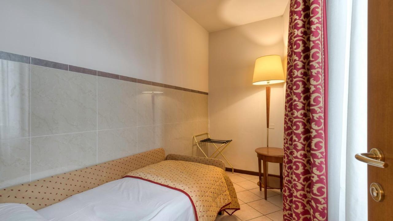 Primotel Brescia Bagian luar foto