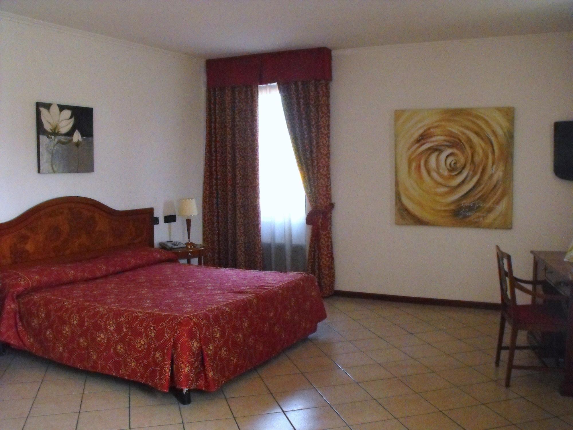 Primotel Brescia Bagian luar foto