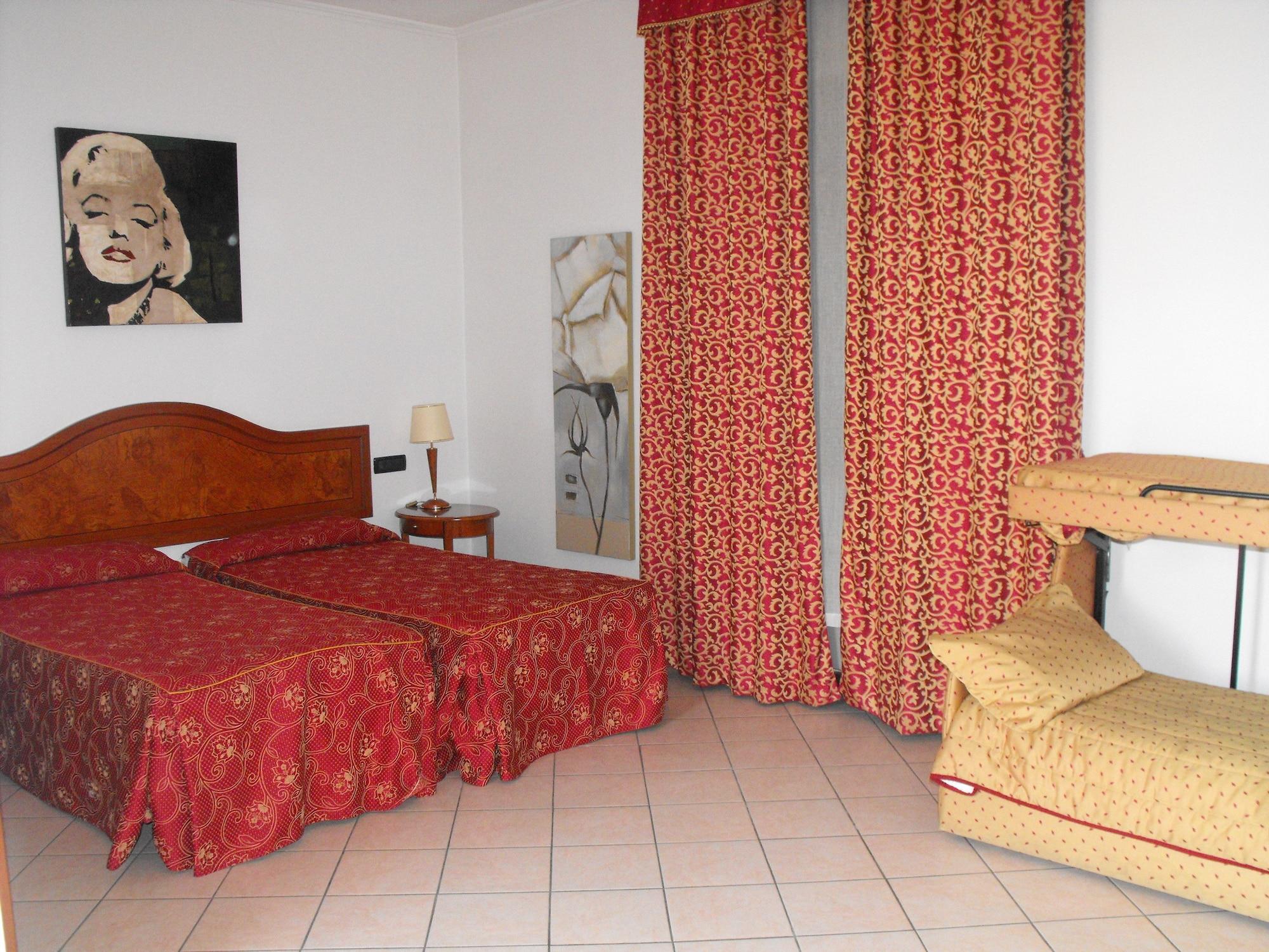 Primotel Brescia Bagian luar foto