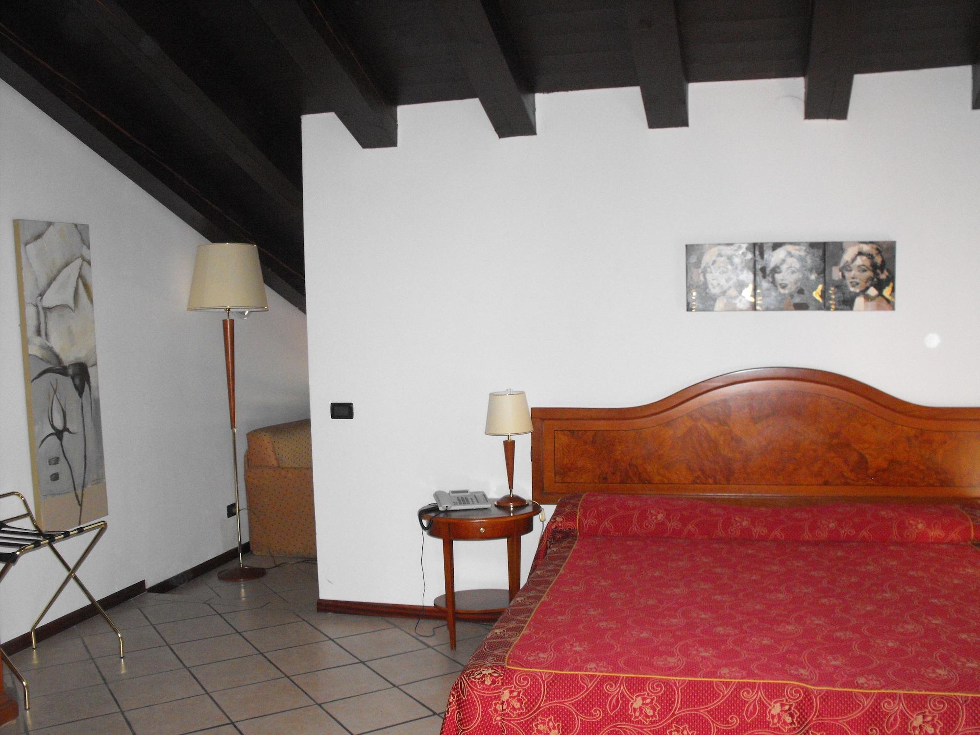 Primotel Brescia Bagian luar foto