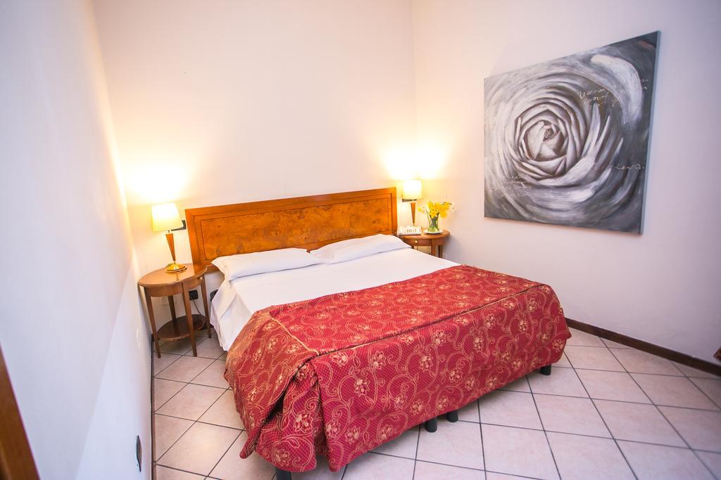 Primotel Brescia Bagian luar foto