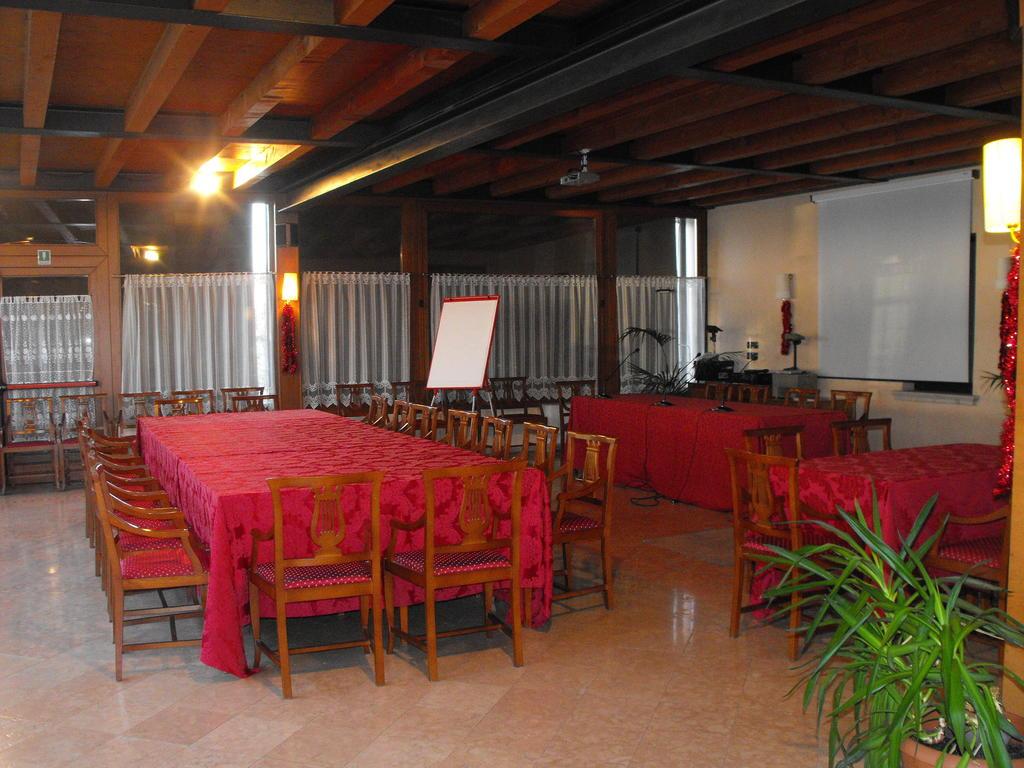 Primotel Brescia Bagian luar foto