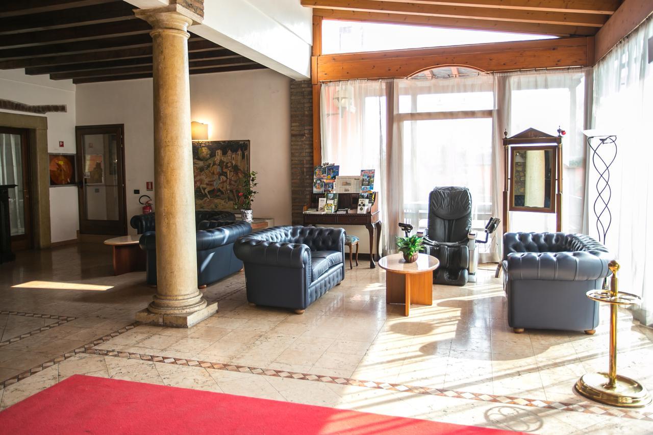 Primotel Brescia Bagian luar foto