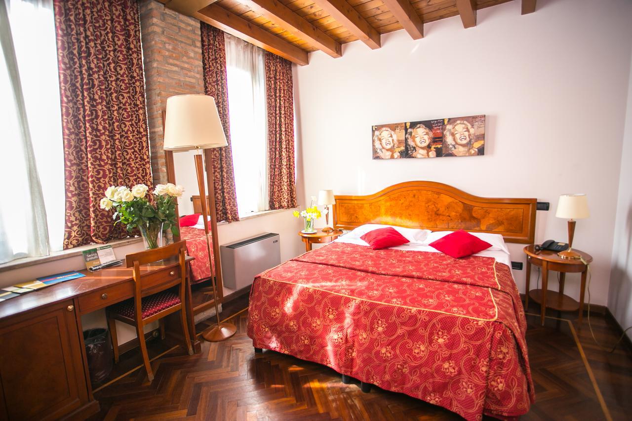 Primotel Brescia Bagian luar foto