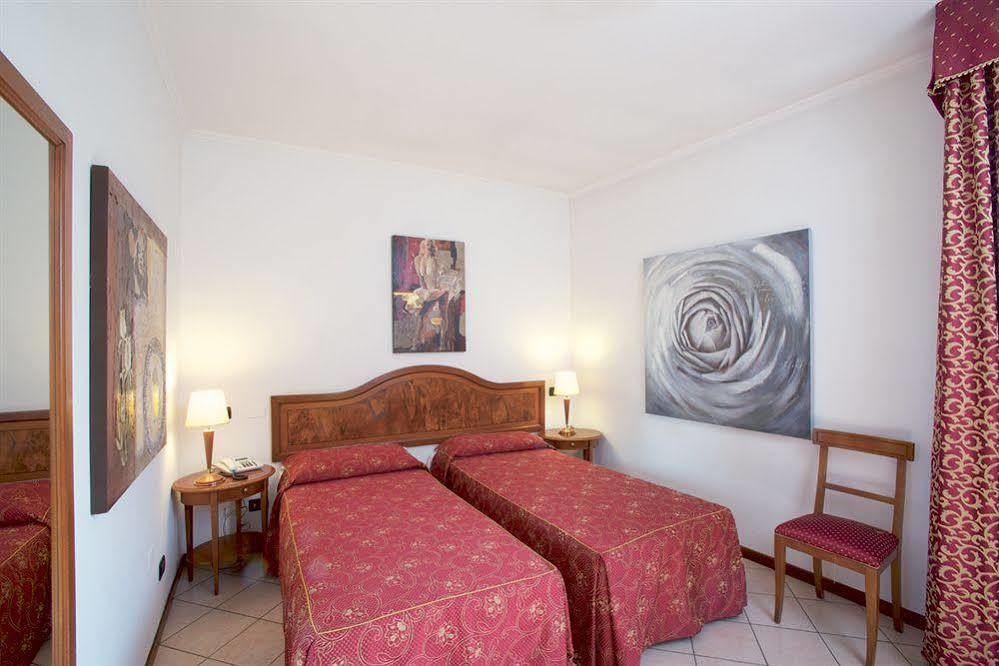 Primotel Brescia Bagian luar foto