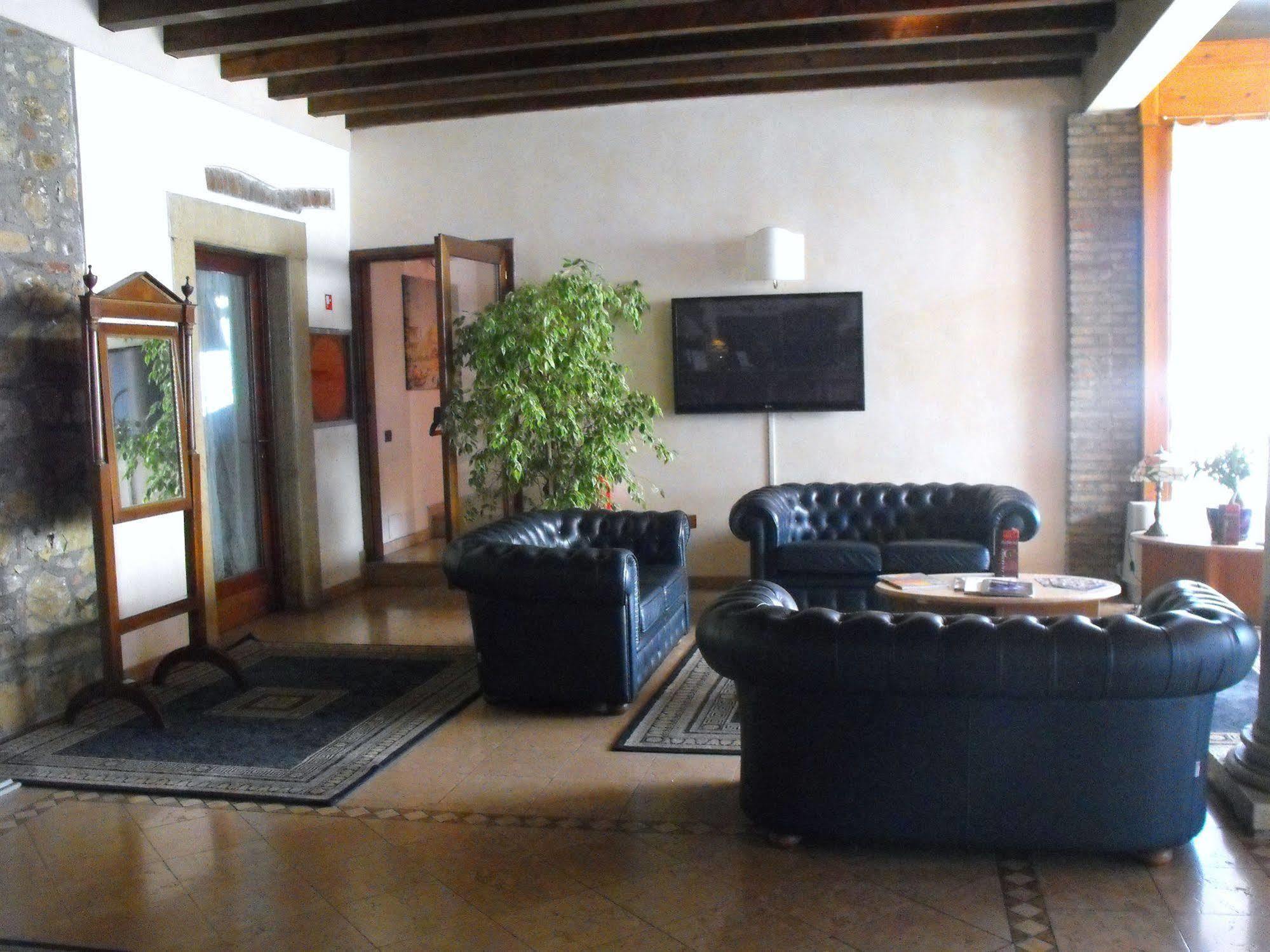 Primotel Brescia Bagian luar foto