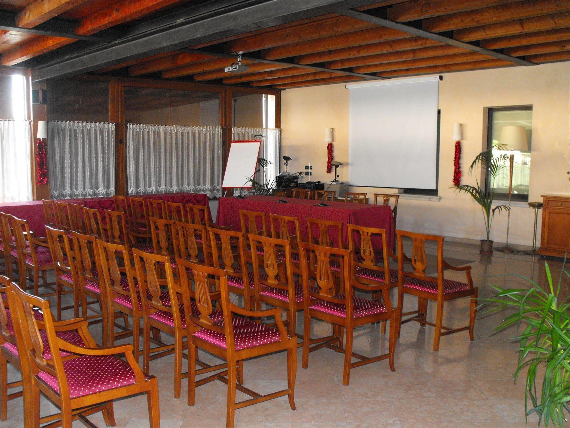 Primotel Brescia Bagian luar foto