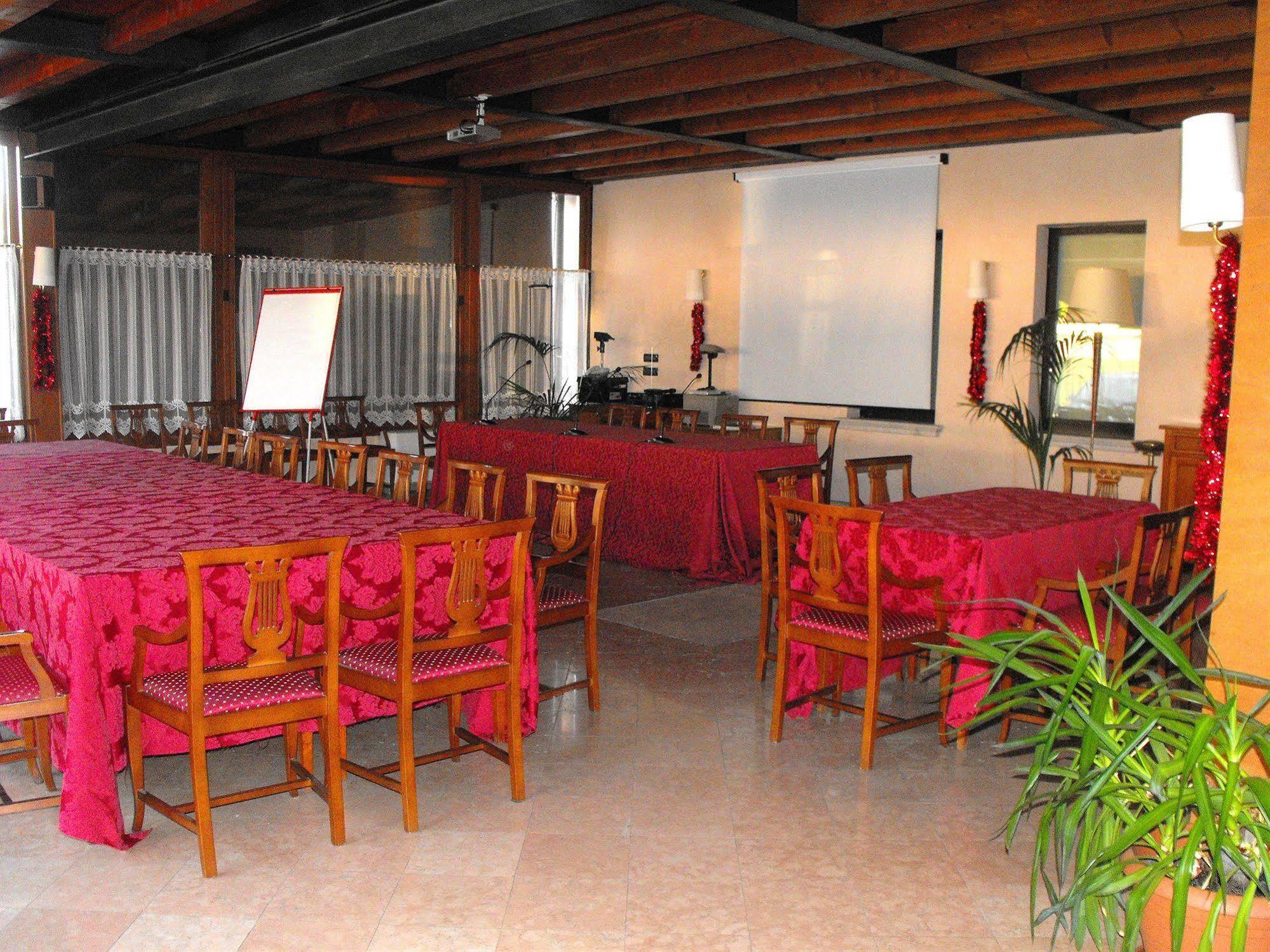 Primotel Brescia Bagian luar foto